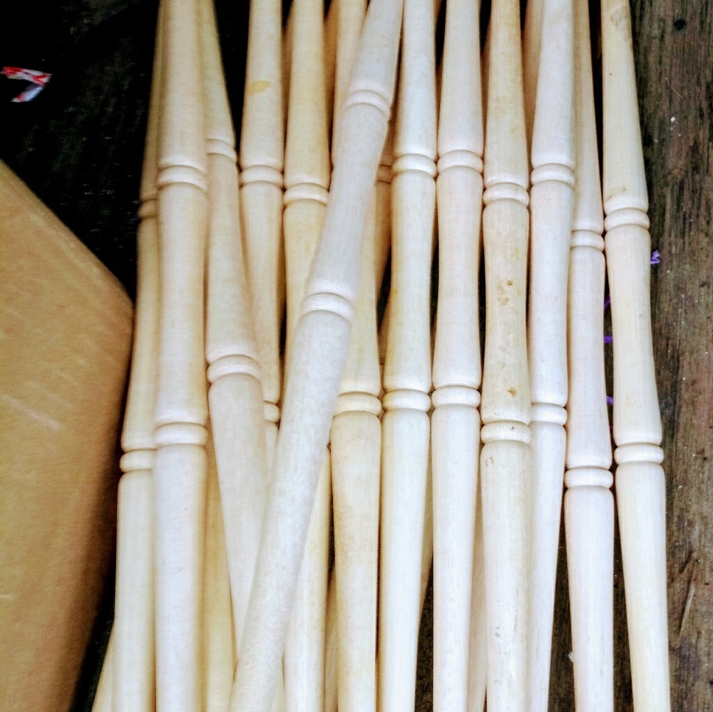 BIRCH OR PINE WOODEN SPINDLES NEW BOX OF 118